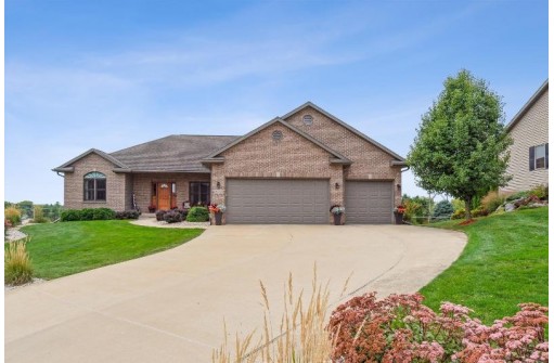 622 Woodhaven Court, Cambridge, WI 53523