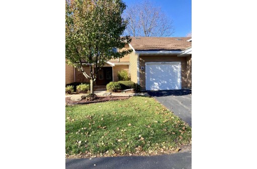 209 Meadow Oak Trail, Waunakee, WI 53597