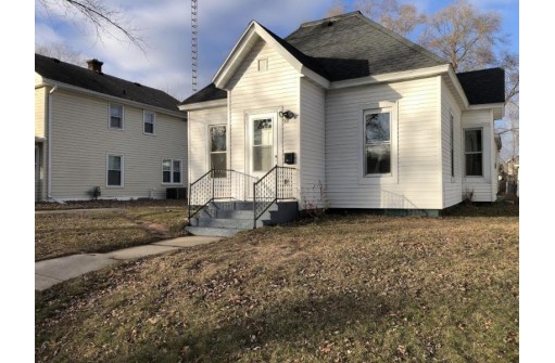 211 W Emmett Street, Portage, WI 53901