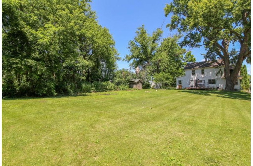 3605 Hollyridge Lane, Cambridge, WI 53523