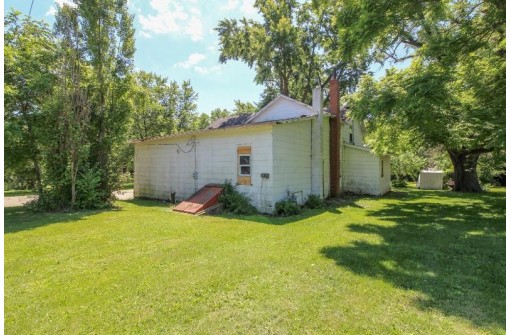 3605 Hollyridge Lane, Cambridge, WI 53523