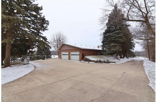 3207 N Emerald Grove Road, Milton, WI 53563