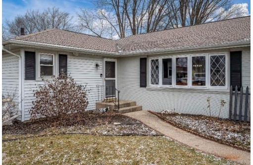 879 E Inman Parkway, Beloit, WI 53511