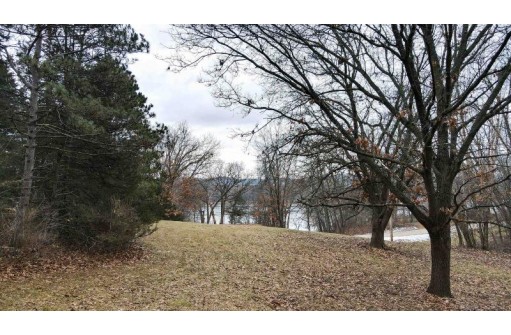 1.32AC Gingers Drive, Muscoda, WI 53573