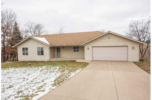 1068 Woodland Road, Platteville, WI 53818