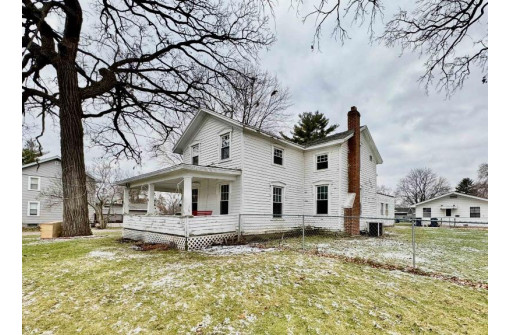 1221 N Washington Street, Janesville, WI 53548