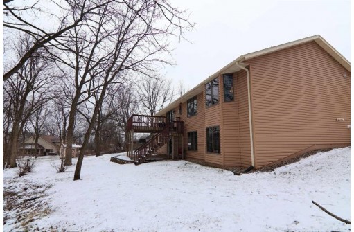 4944 N Old Orchard Drive, Janesville, WI 53545