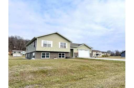 62023 Sugar Loaf Trail, Prairie Du Chien, WI 53821