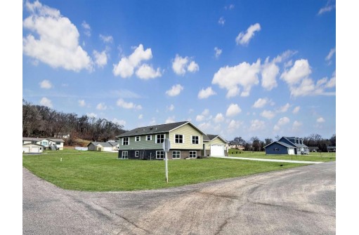 62023 Sugar Loaf Trail, Prairie Du Chien, WI 53821