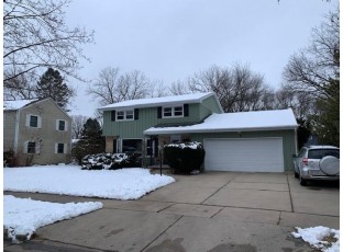 6 Regis Circle Madison, WI 53711