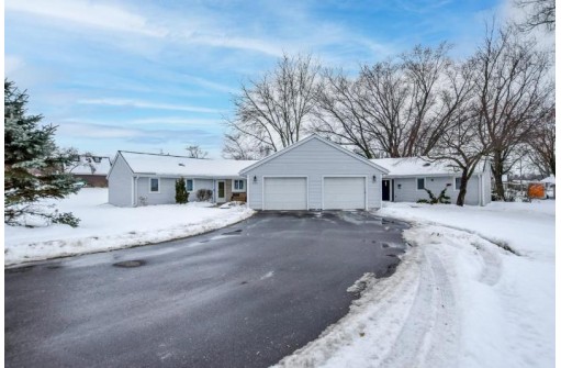 400 Lawn Street, Cambridge, WI 53523