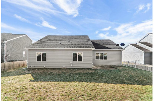 9526 Wild Prairie Trail, Verona, WI 53593