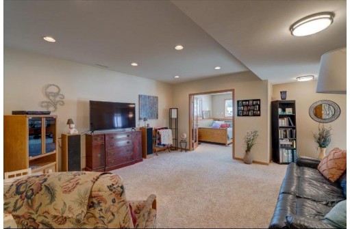 2570 Hupmobile Drive, Cottage Grove, WI 53527-9458