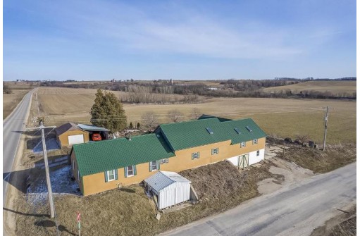 18990 Furnace Hill Road, Darlington, WI 53530-9305