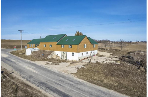 18990 Furnace Hill Road, Darlington, WI 53530-9305