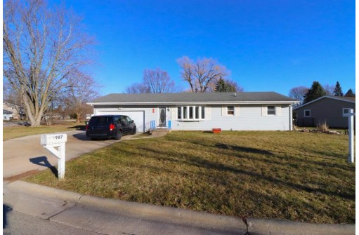 987 Bruce Street, Sun Prairie, WI 53590