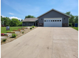 413 Dalogasa Drive Arena, WI 53503