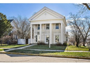 206 N Ludington Street Columbus, WI 53925