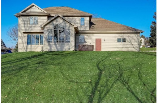 812 Lexington Drive, Waunakee, WI 53597