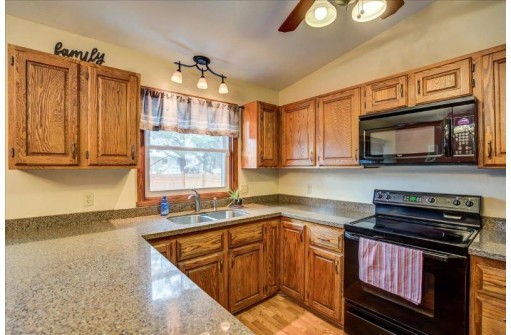 5 Lancaster Court, Madison, WI 53719