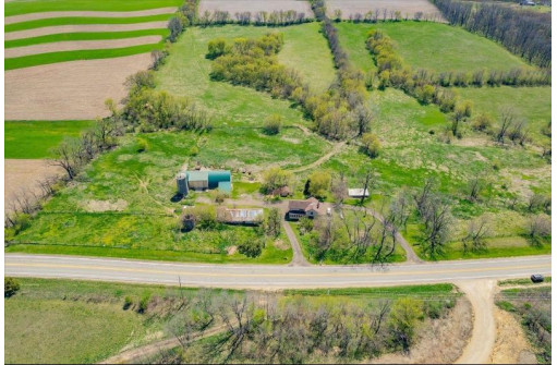 W1235 Highway 92, Brooklyn, WI 53521