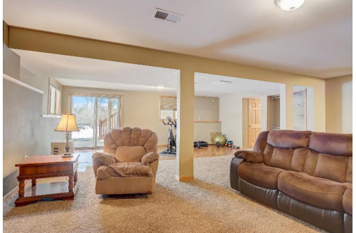 707 Lochmoore Drive, Waunakee, WI 53597