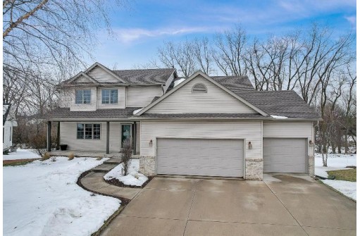 707 Lochmoore Drive, Waunakee, WI 53597