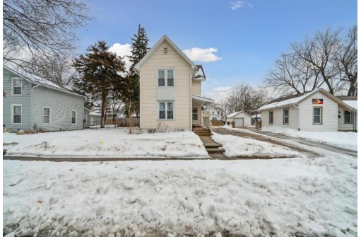 418 N Chatham Street, Janesville, WI 53548