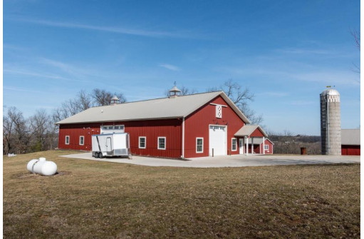 539 Ayen Road, Hollandale, WI 53544