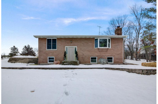 N6726 Blackhawk Road, Portage, WI 53901