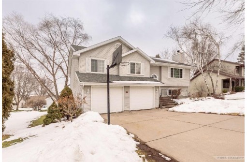 1904 Manchester Crossing, Waunakee, WI 53597