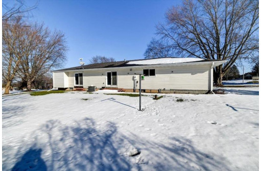 6757 Prairie View Drive, Sun Prairie, WI 53590