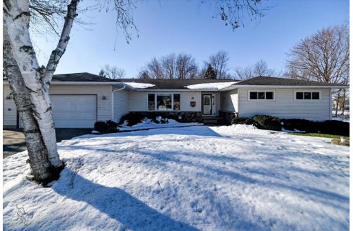 6757 Prairie View Drive, Sun Prairie, WI 53590