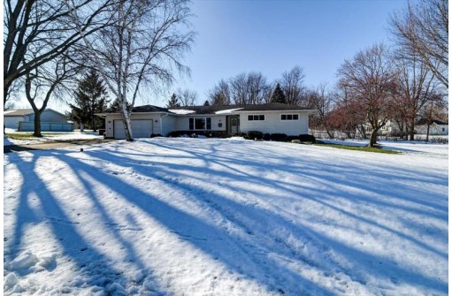 6757 Prairie View Drive, Sun Prairie, WI 53590