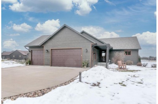 W5663 Castaway Drive, New Lisbon, WI 53950