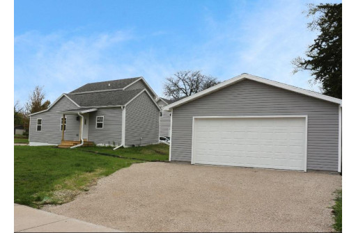 406 W Whitewater Street, Whitewater, WI 53190-1942