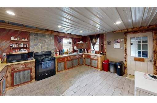 W7968 County Road P, Endeavor, WI 53930