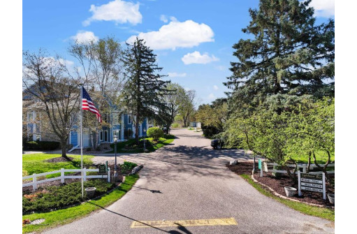 5326 Lighthouse Bay Drive, Madison, WI 53704