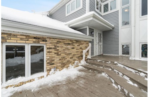 5326 Lighthouse Bay Drive, Madison, WI 53704