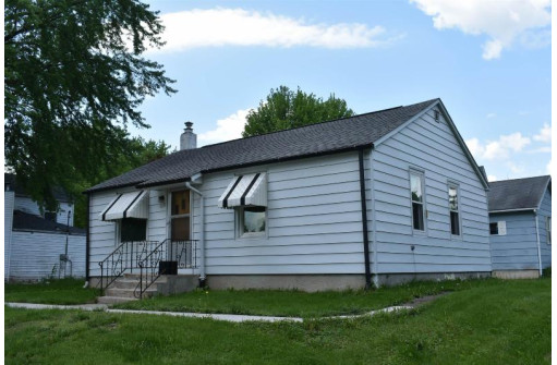 545 S Monroe Street, New Lisbon, WI 53950-1345