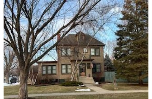 302 E Main Street, Cambridge, WI 53523