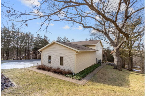 S4367 Cedarberry Lane, Baraboo, WI 53913