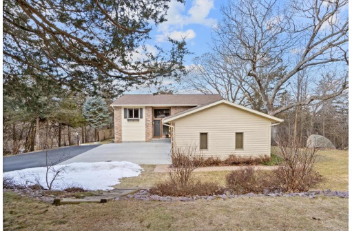 S4367 Cedarberry Lane, Baraboo, WI 53913