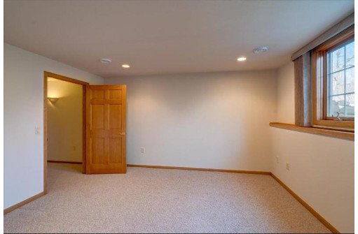 643 Springbrook Circle 40, DeForest, WI 53532