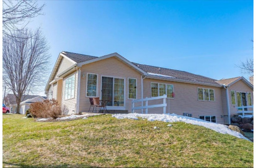 643 Springbrook Circle 40, DeForest, WI 53532