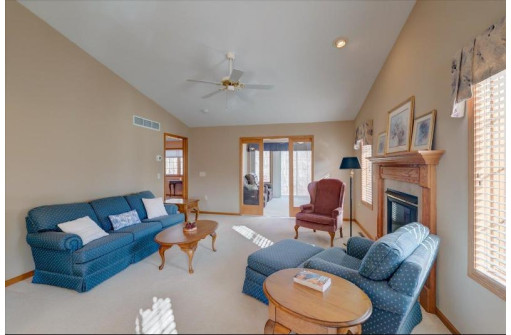 643 Springbrook Circle 40, DeForest, WI 53532