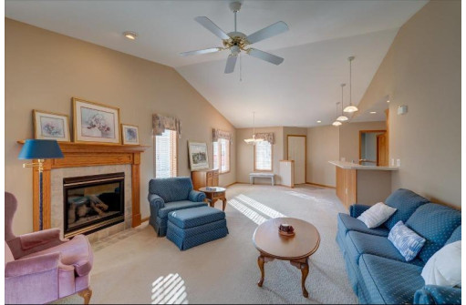 643 Springbrook Circle 40, DeForest, WI 53532