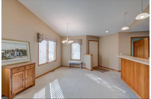 643 Springbrook Circle 40, DeForest, WI 53532