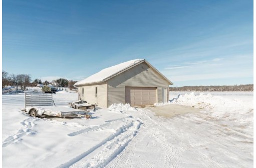 9304 N Clear Lake Road, Milton, WI 53563