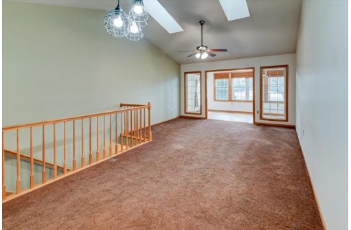 103 N Musket Ridge Drive, Sun Prairie, WI 53590